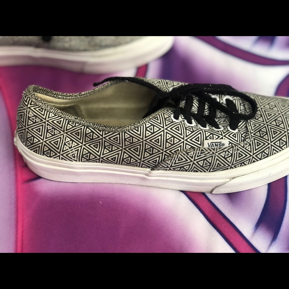 Vans - Picture 4 of 6